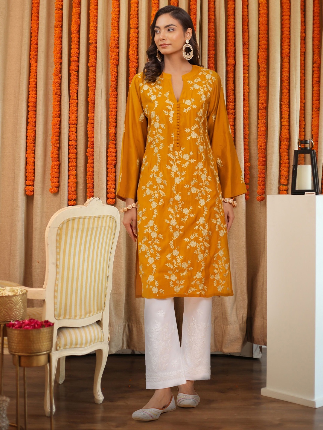 

HOUSE OF KARI Women Chikankari Muslin Kurta, Mustard