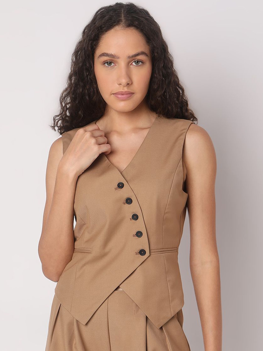 

Vero Moda Slim-Fit V-Neck Woven Waistcoat, Brown