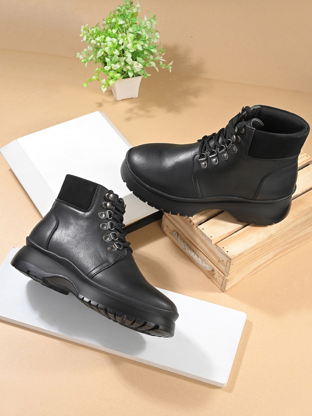 

The Roadster Lifestyle Co Women Regular Boots, Black