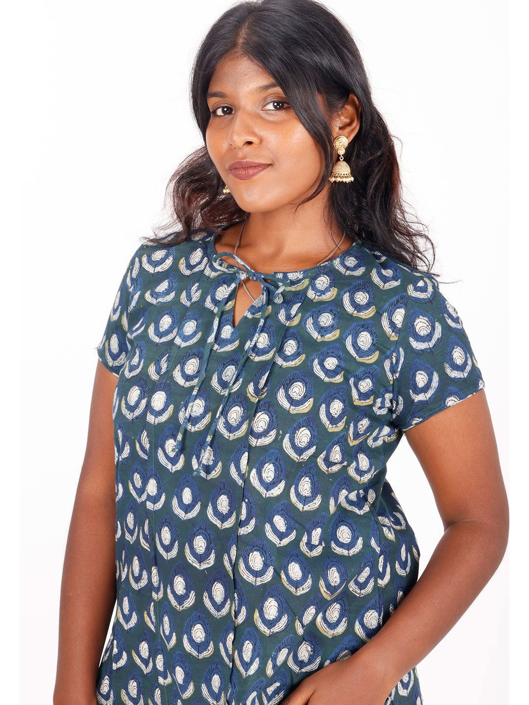 

Avishya Floral Printed V-Neck Pure Cotton Kurti, Blue