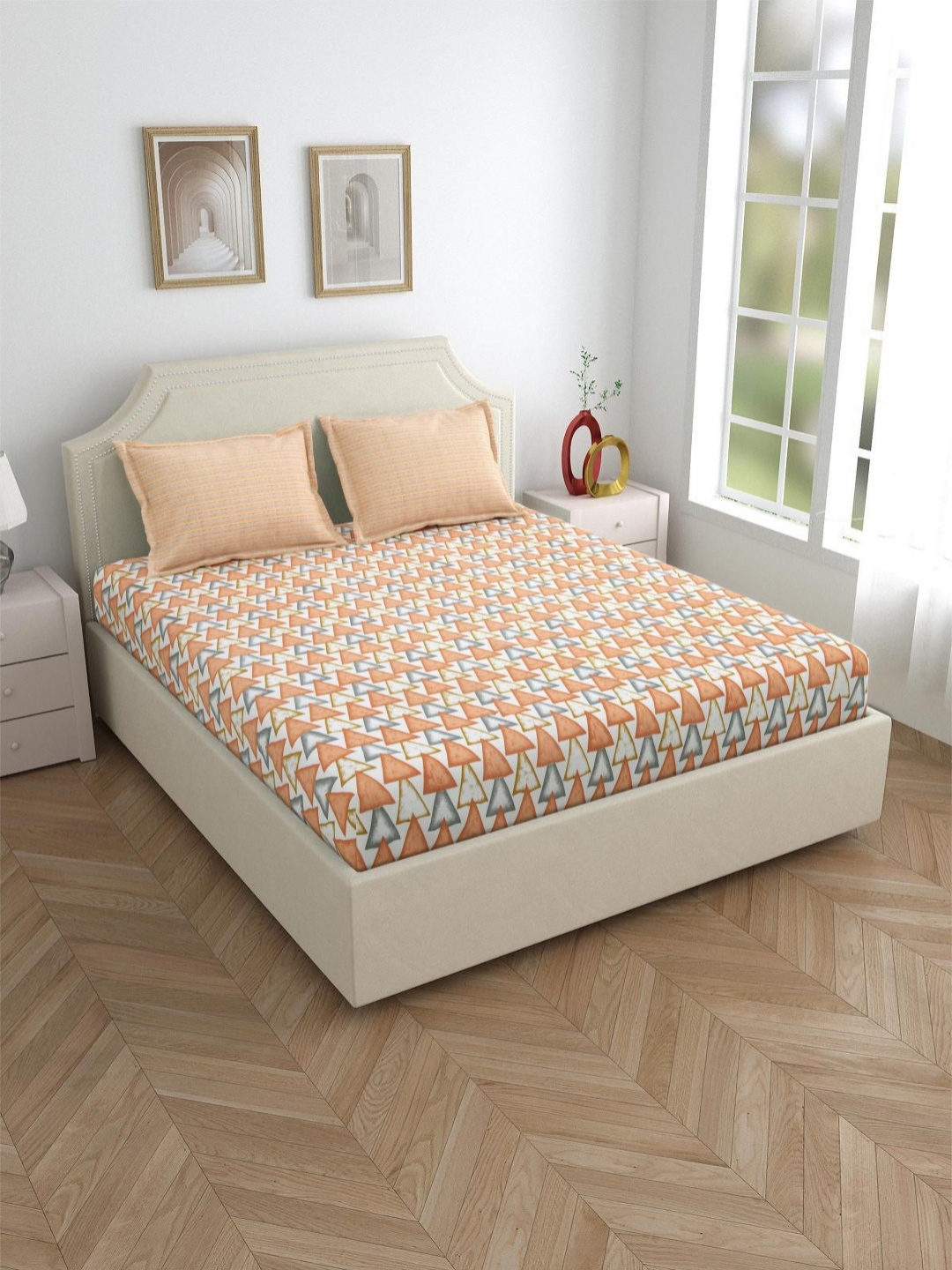 

Salona Bichona shine Orange 144 TC King Bedsheet with 2 Pillow Covers 2.74 m x 2.74 m