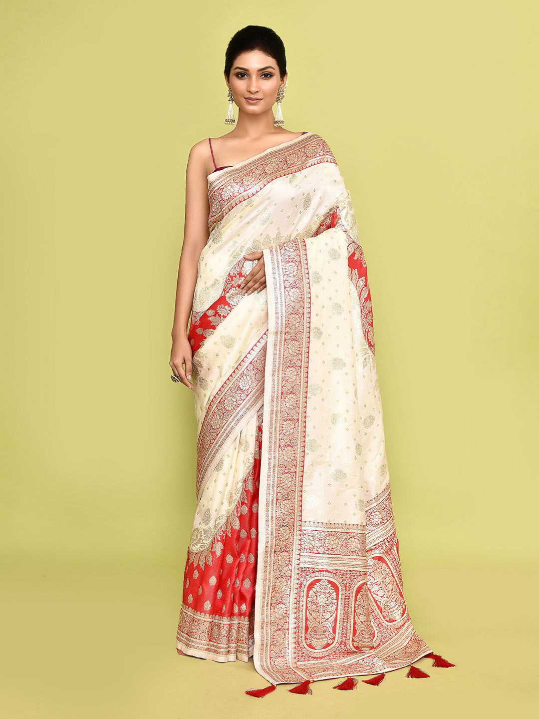 

Nazaakat by Samara Singh Woven Design Zari Pure Silk Saree, Off white