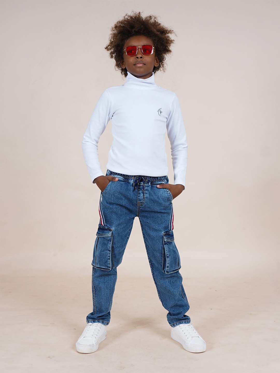 

KiddoPanti Boys Turtle Neck T-shirt with Trouser, White