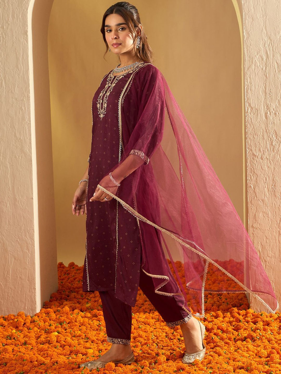

Indo Era Floral Embroidered Sequinned Straight Kurta With Trousers & Dupatta, Burgundy