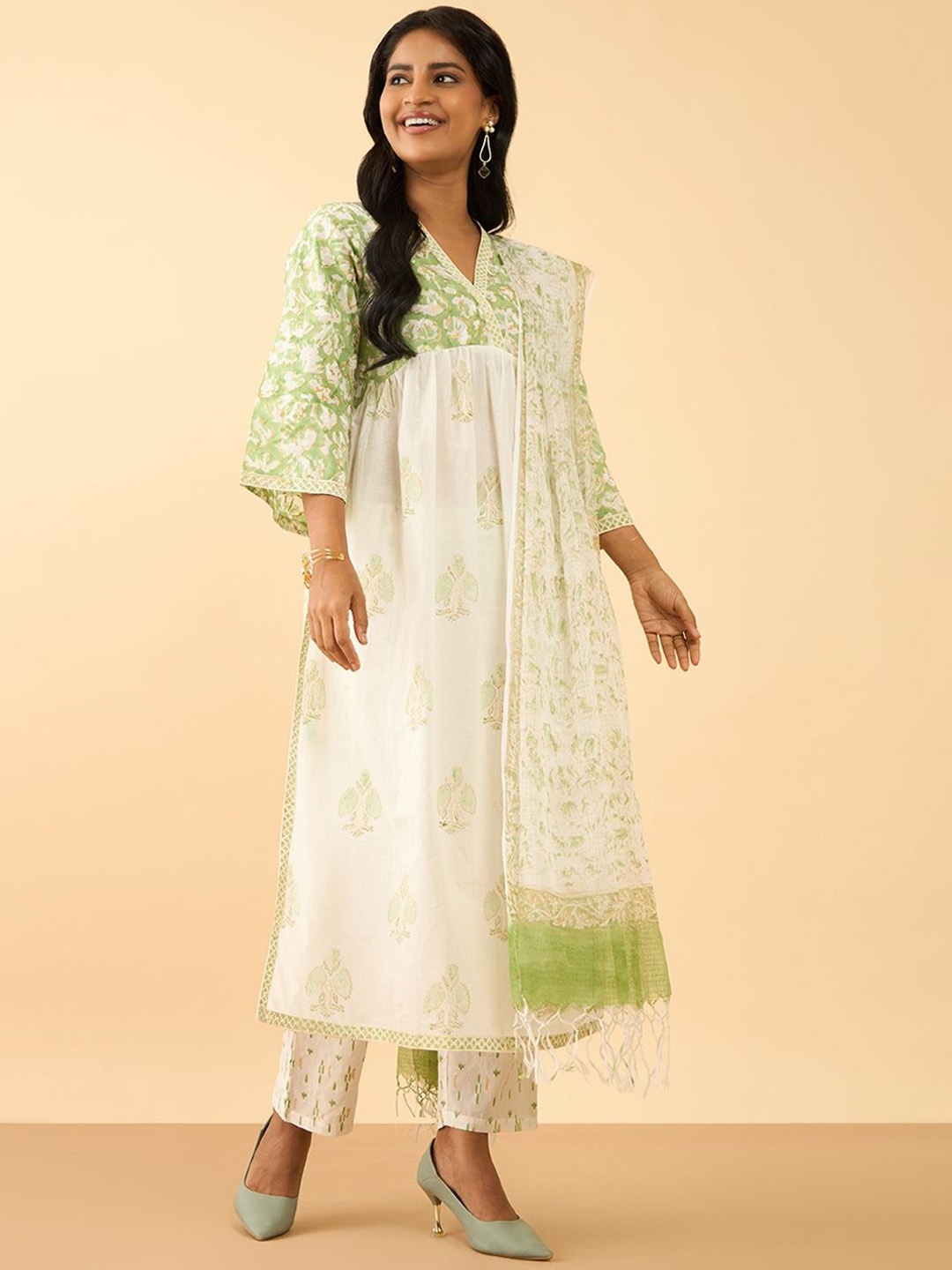 

Taneira Floral Printed Pure Cotton Straight Kurta with Trousers & Dupatta, Off white
