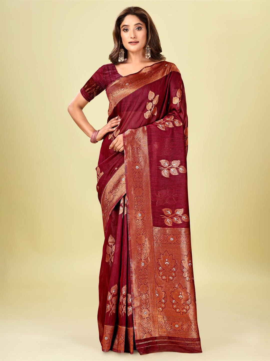 

VenderVilla Woven Design Zari Silk Blend Banarasi Saree, Maroon