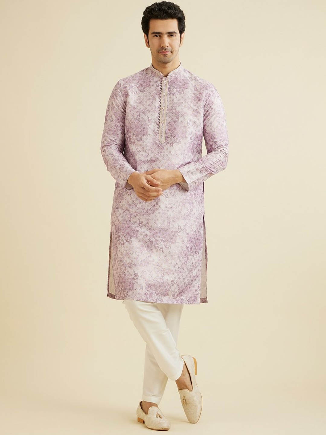 

Manyavar Floral Printed Sequinned Mandarin Collar Straight Kurta With Trousers, Purple