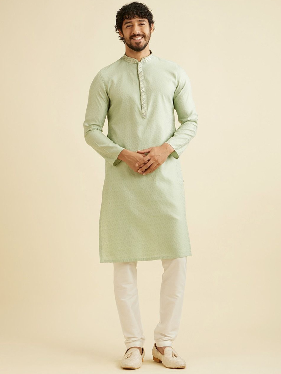 

Manyavar Floral Woven Design Thread Work Mandarin Collar Straight Kurta With Trousers, Green