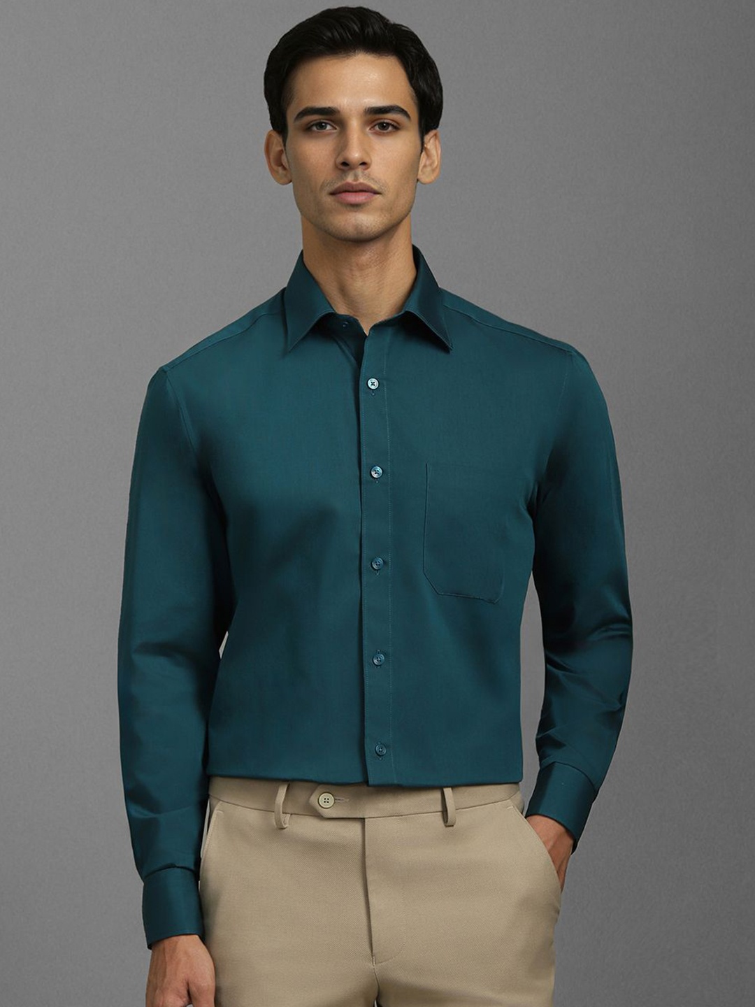 

Louis Philippe Men Classic Spread Collar Solid Cotton Formal Shirt, Green