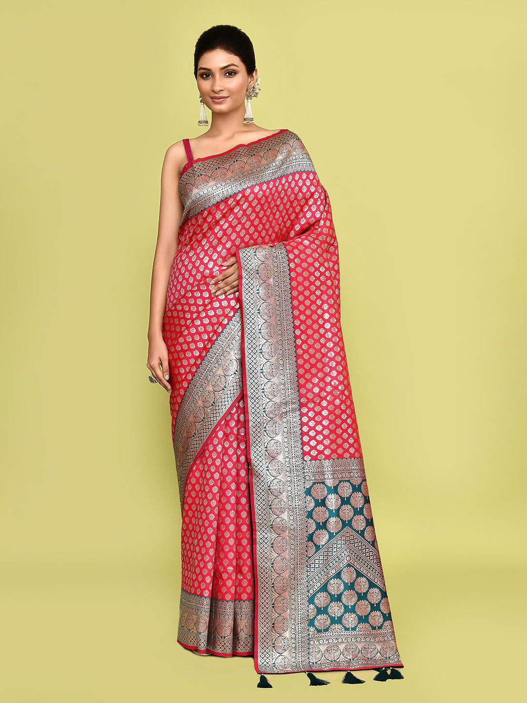 

Nazaakat by Samara Singh Floral Zari Pure Silk Saree, Pink
