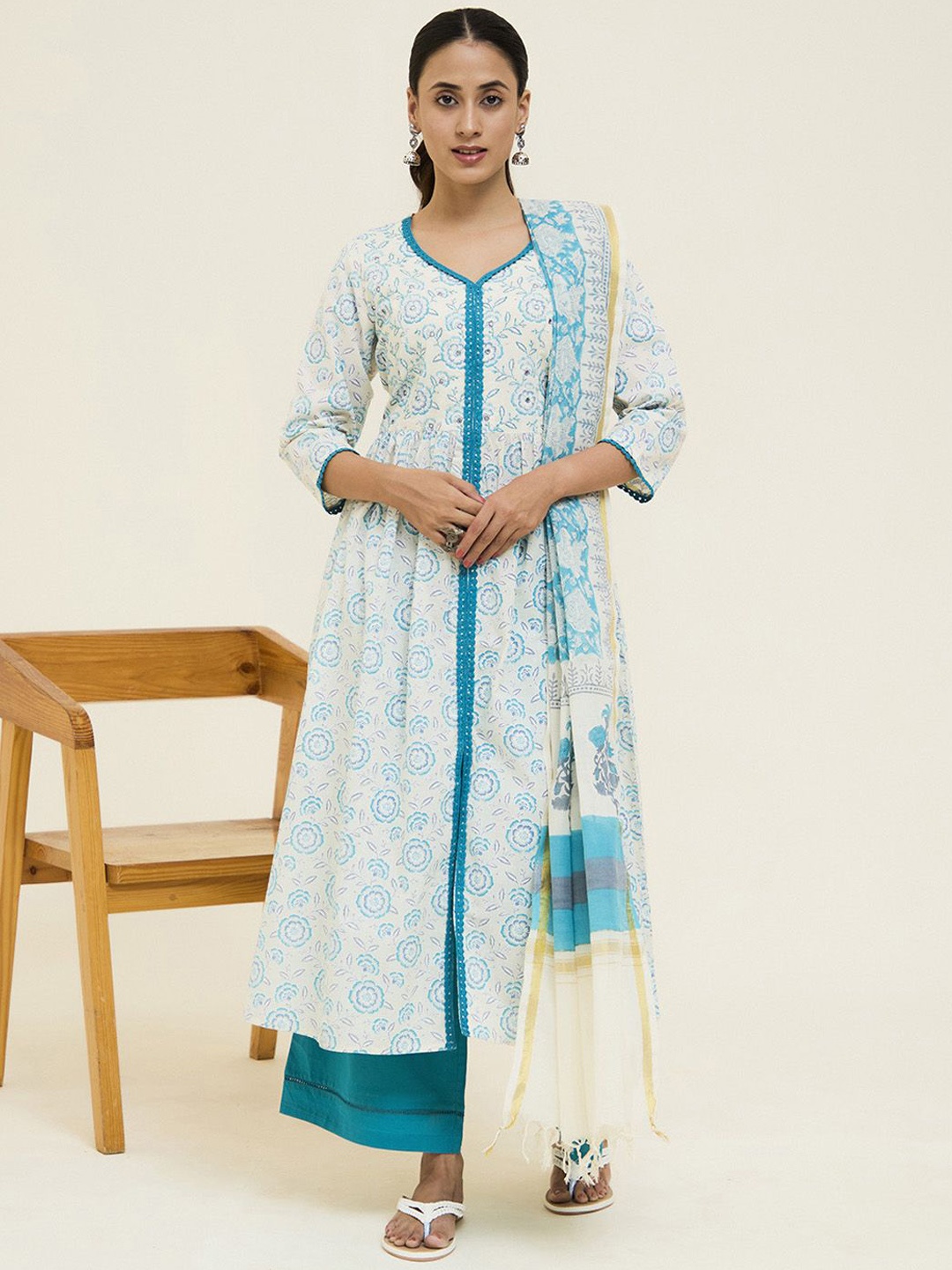 

Jaipur Kurti Cotton Printed Kurta With Palazzo And Dupatta, Off white