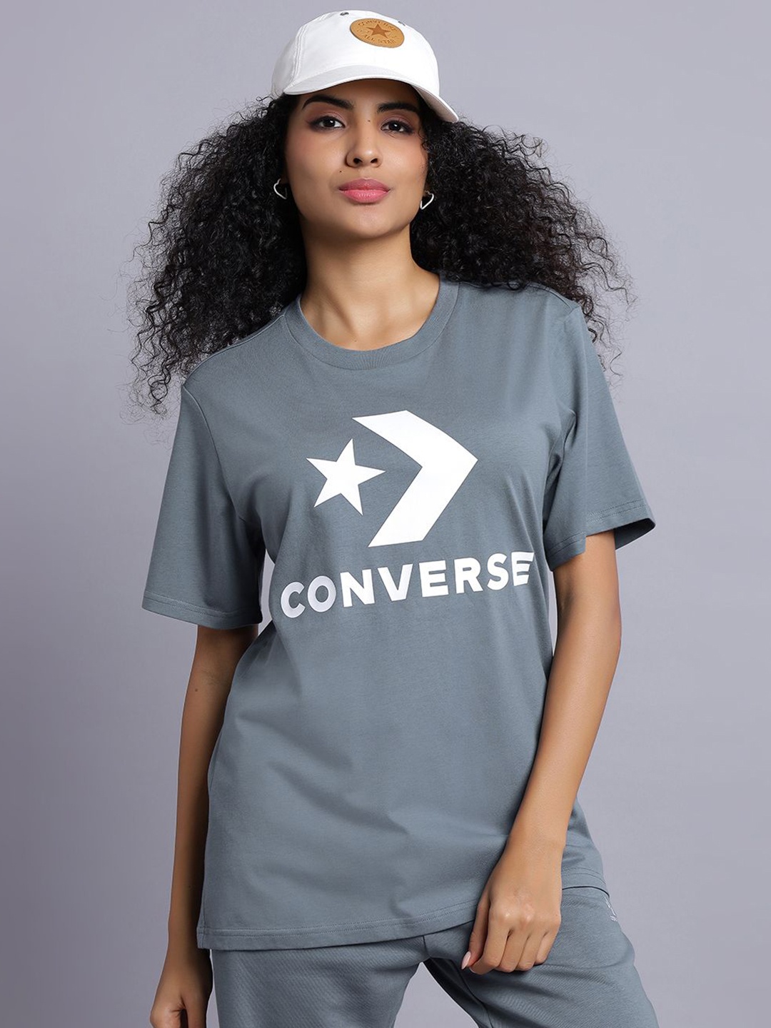

Converse Unisex Go-To Star Chevron Logo Standard-Fit T-Shirt, Teal