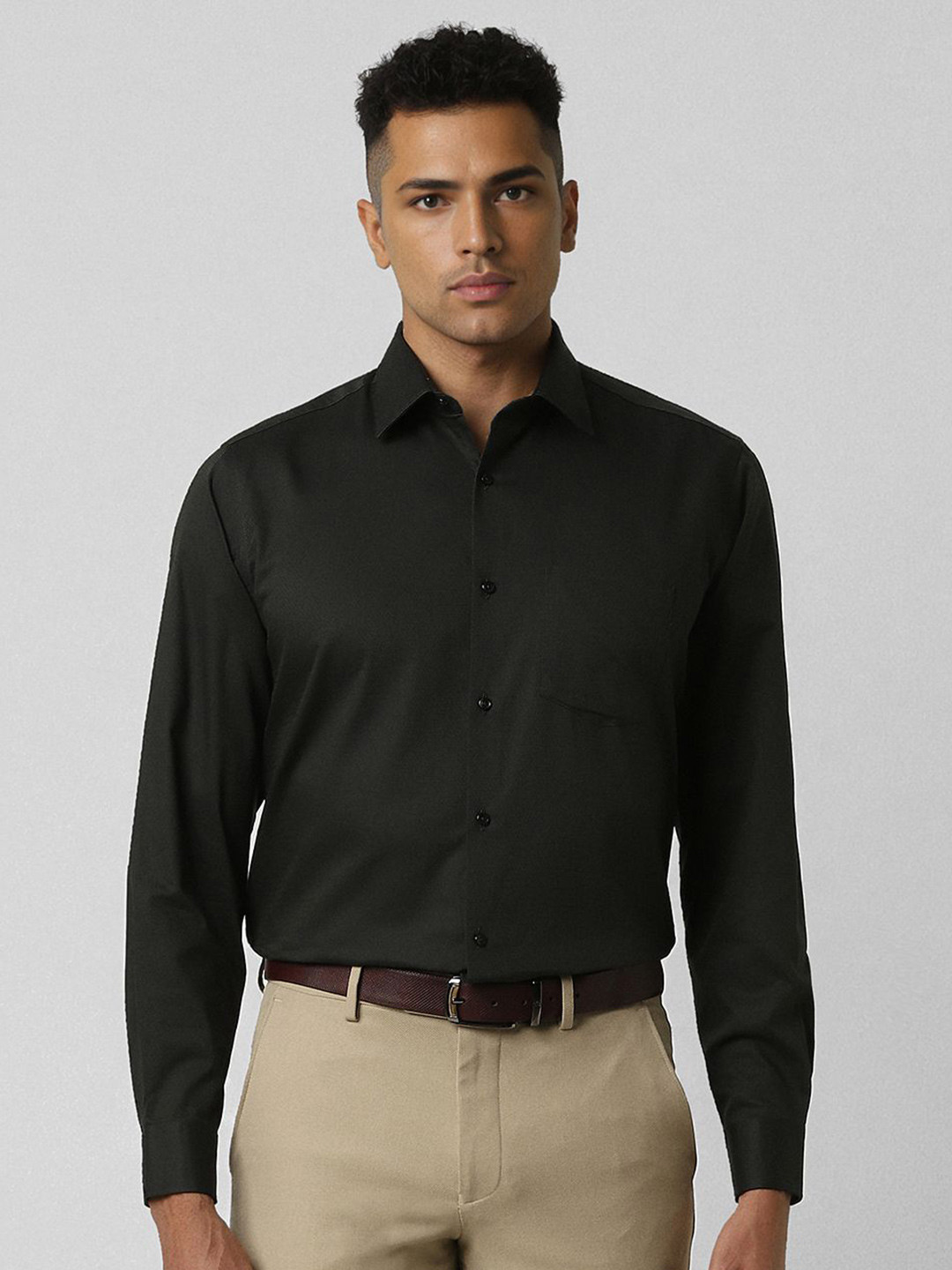

Van Heusen Men Spread Collar Solid Cotton Formal Shirt, Black