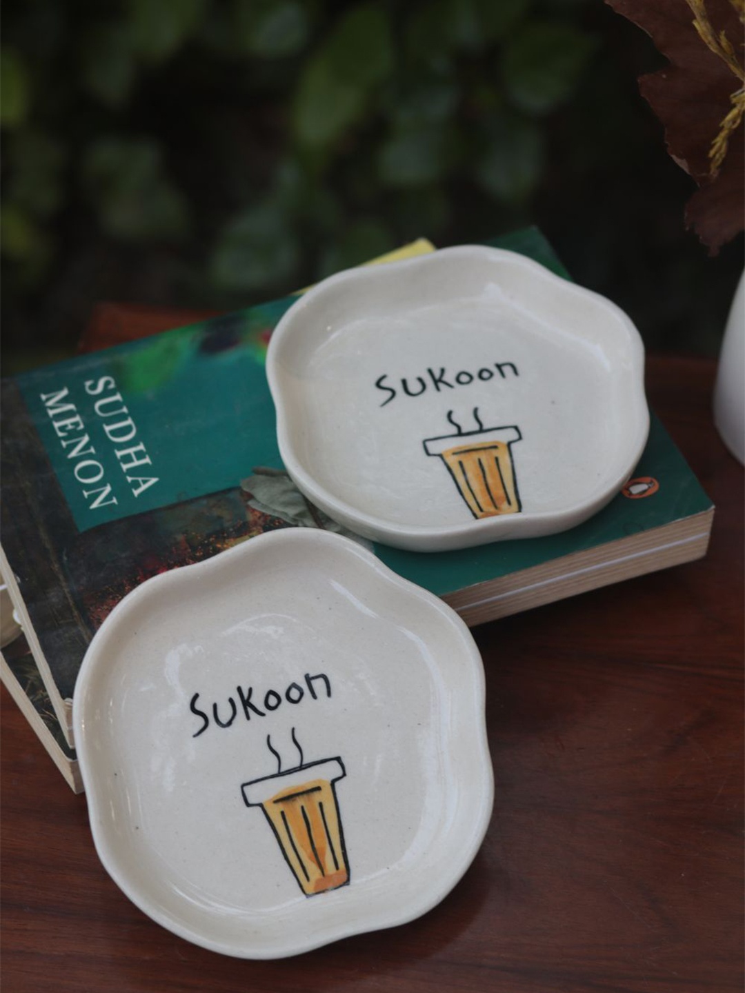 

WEAVING HOMES White & Black 2 Pieces Printed Ceramic Dishwasher Safe Dessert Plate