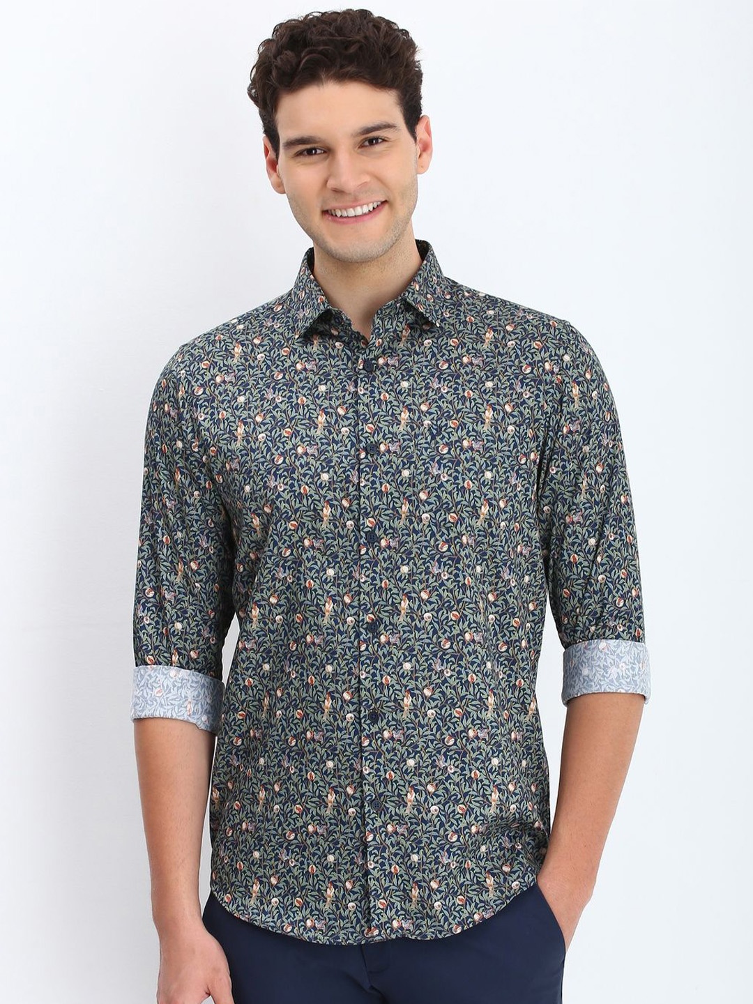 

Allen Solly Men Spread Collar Floral Printed Cotton Casual Shirt, Navy blue