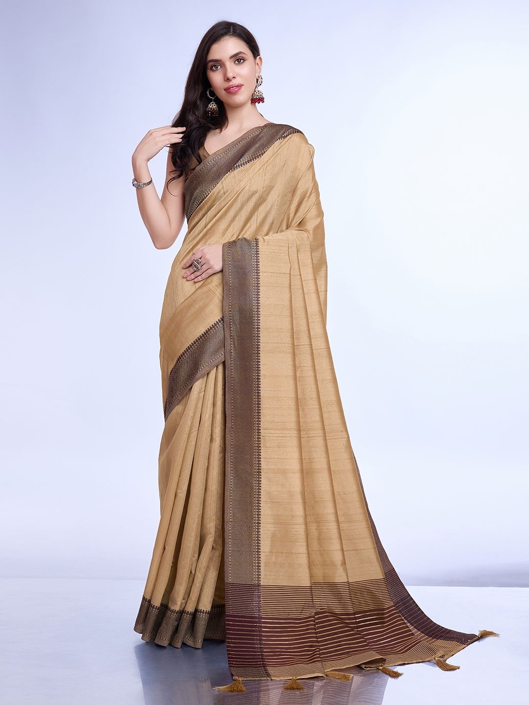 

DOI MOI Zari Woven Design Banarasi Saree With Unstitched Blouse Piece, Beige