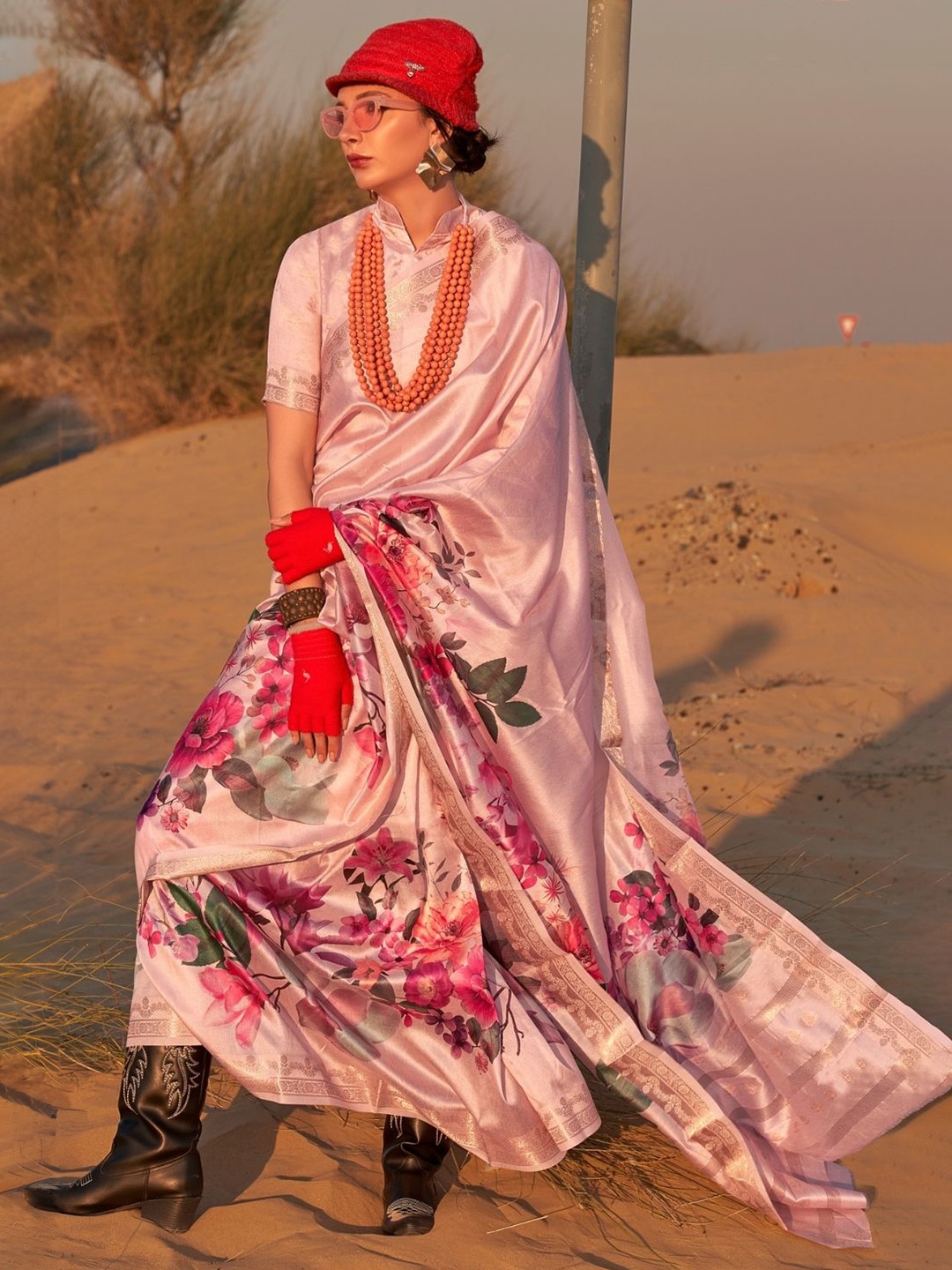 

DEVATITHI Floral Zari Silk Blend Tussar Saree, Pink