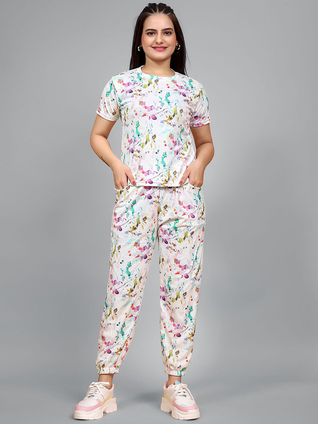 

SAKARMAA Printed T-shirt & Trousers Co-Ords, White