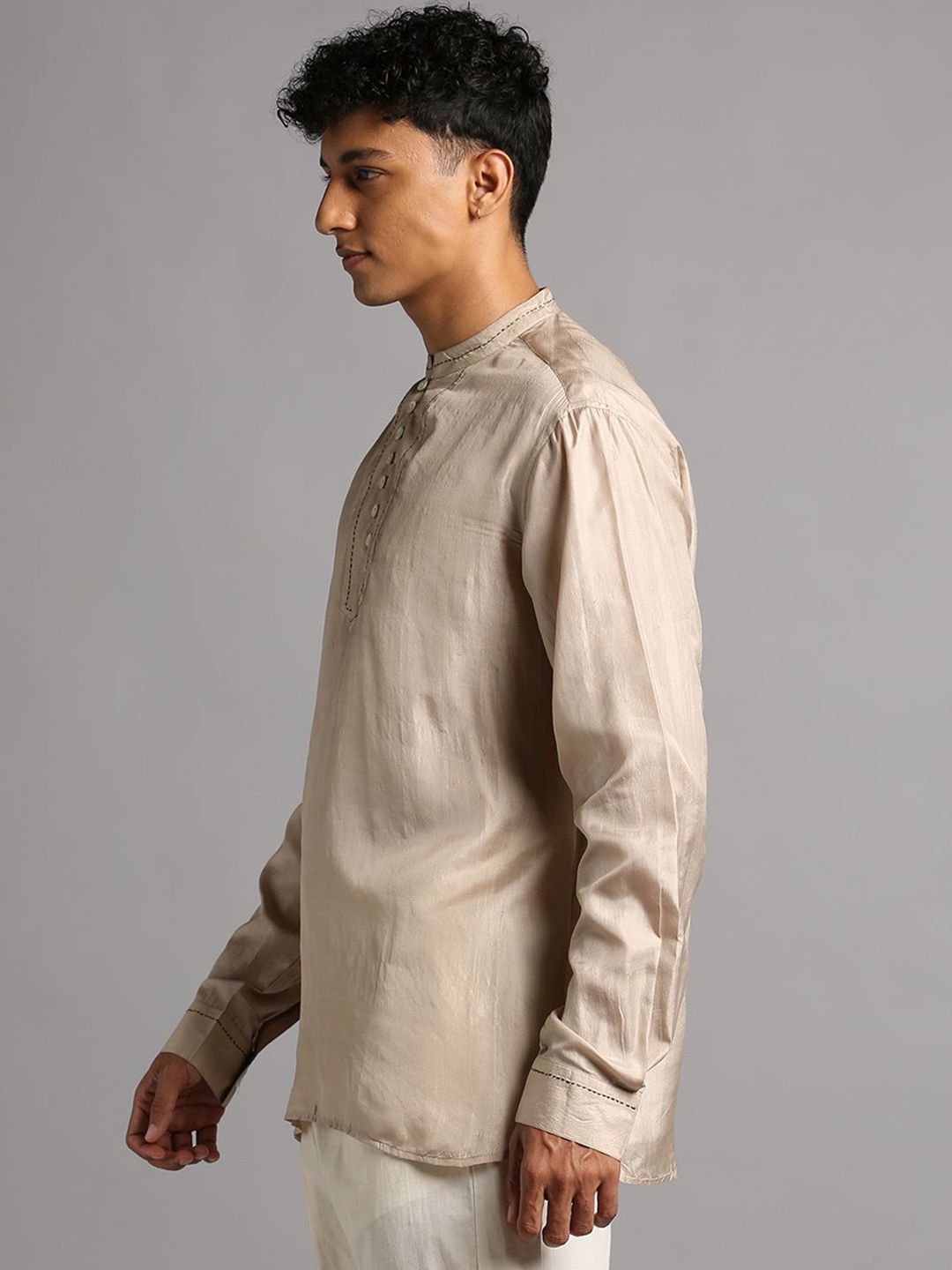 

Ekmatra Mandarin Collar Pure Cotton Short Kurta, Off white