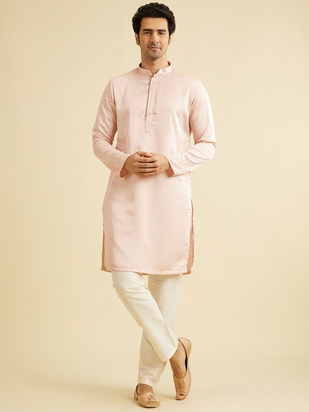 

Manyavar Men Thread Embroidered Sherwani Set, Pink