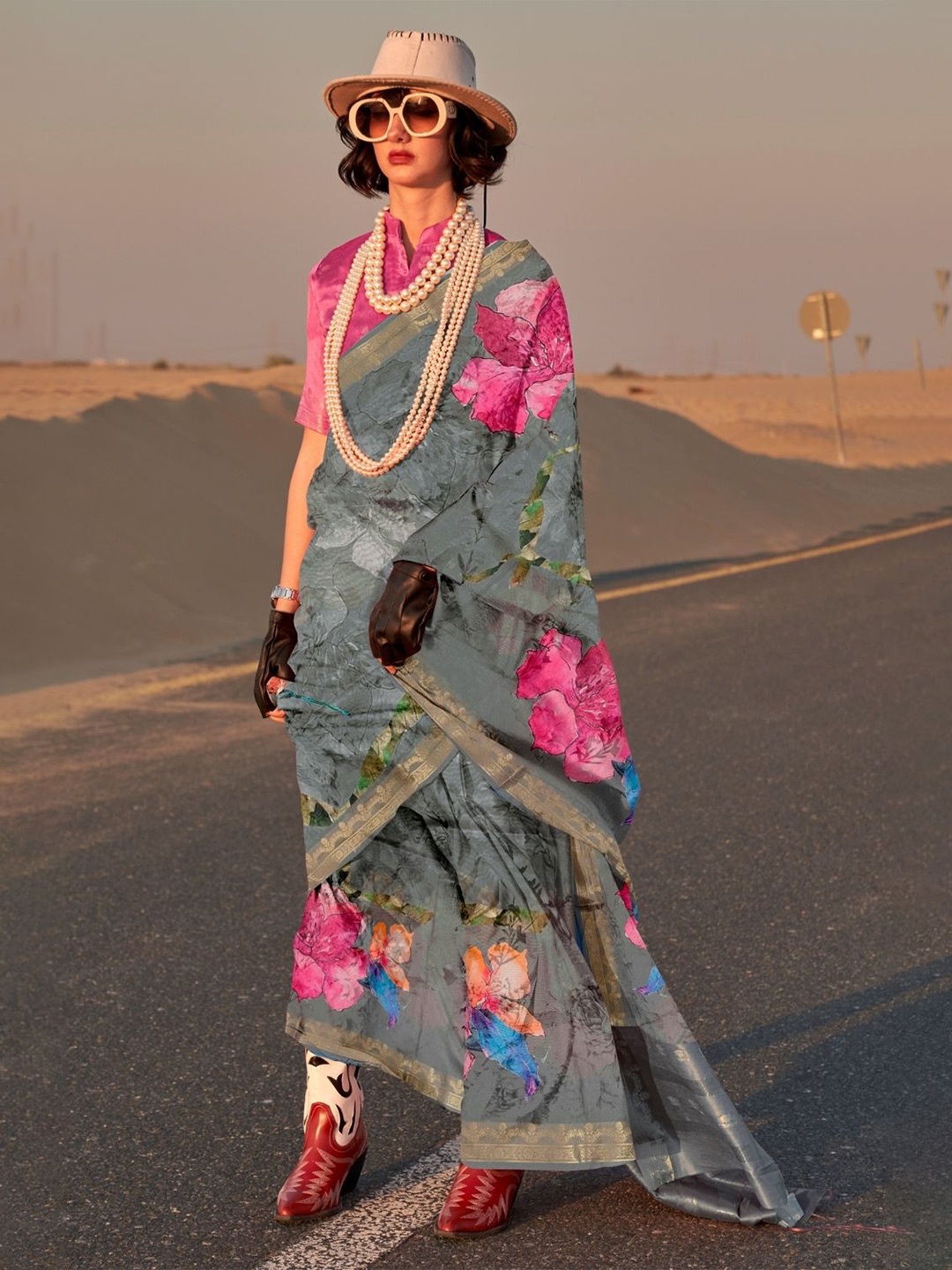 

DEVATITHI Floral Zari Silk Blend Tussar Saree, Grey