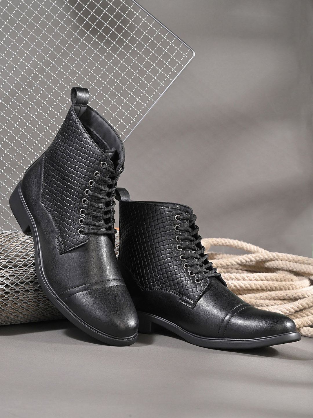 

The Roadster Lifestyle Co Men Casual Lace Up Boots, Black