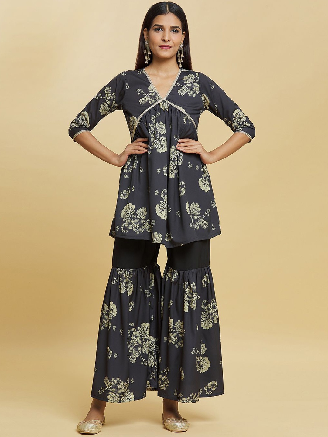 

Adara Khan Floral Printed Empire Gotta Patti Regular A-Line Kurta with Palazzos, Black