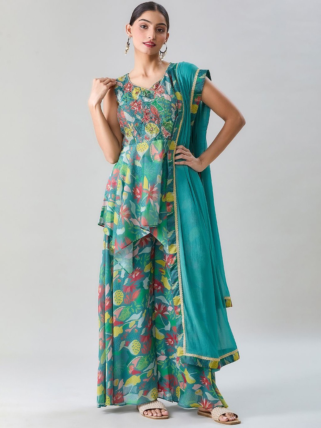 

Adara Khan Floral Printed Sweetheart Neck Peplum Kurta with Palazzos & Dupatta, Green