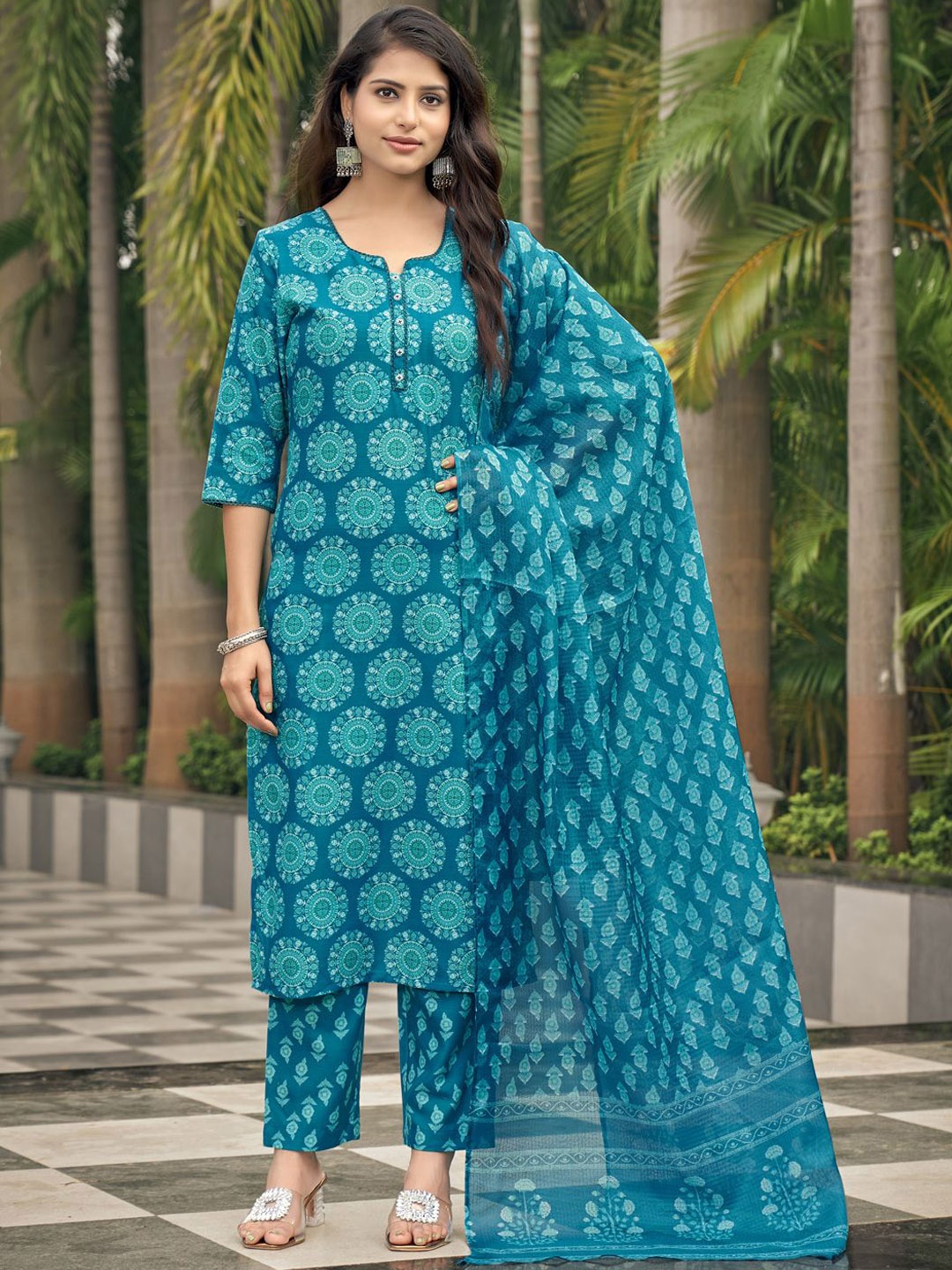 

NAINVISH Floral Printed Kurta with Trouser & Dupatta, Turquoise blue