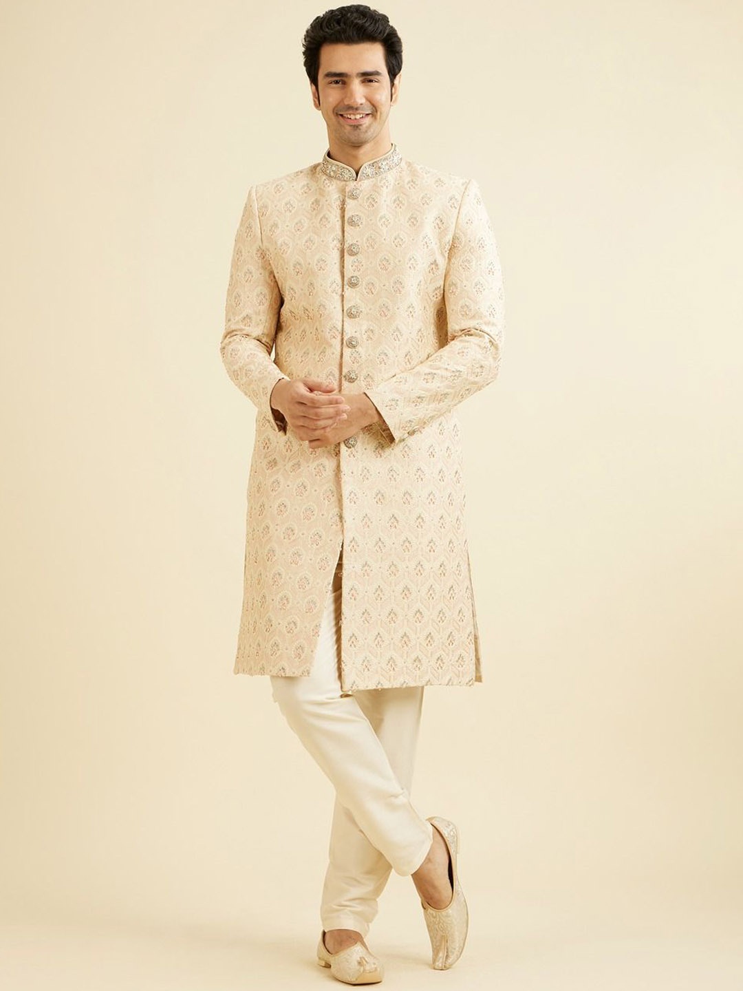 

Manyavar Men Embroidered Sherwani Set, Beige