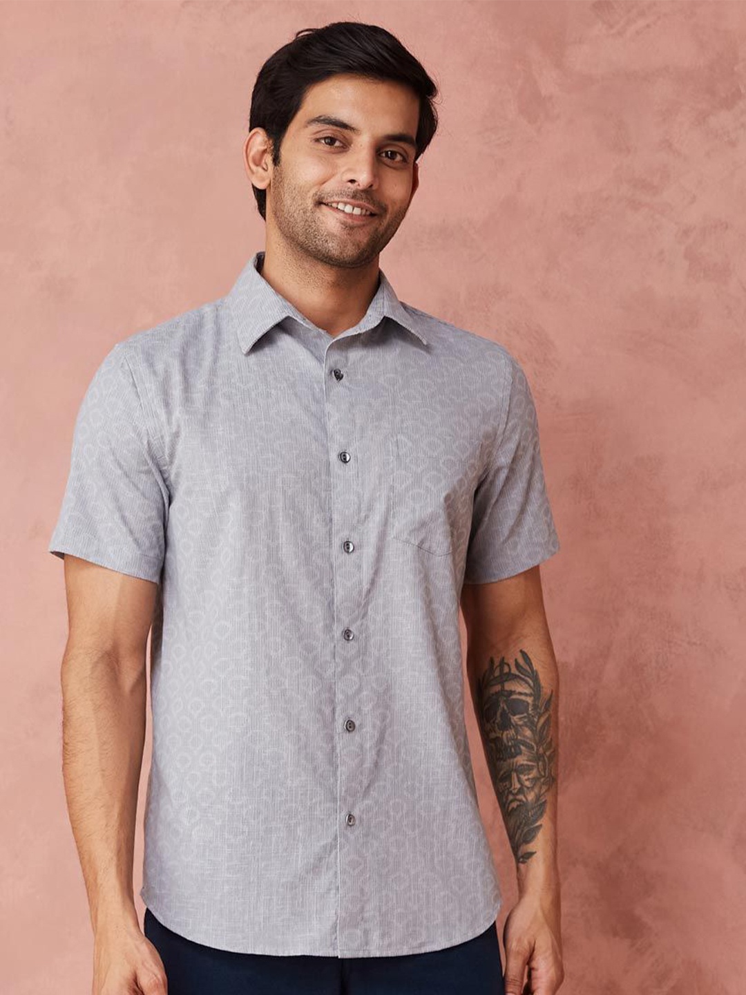 

Fabindia Men Spread Collar Abstract Printed Cotton Casual Shirt, Grey