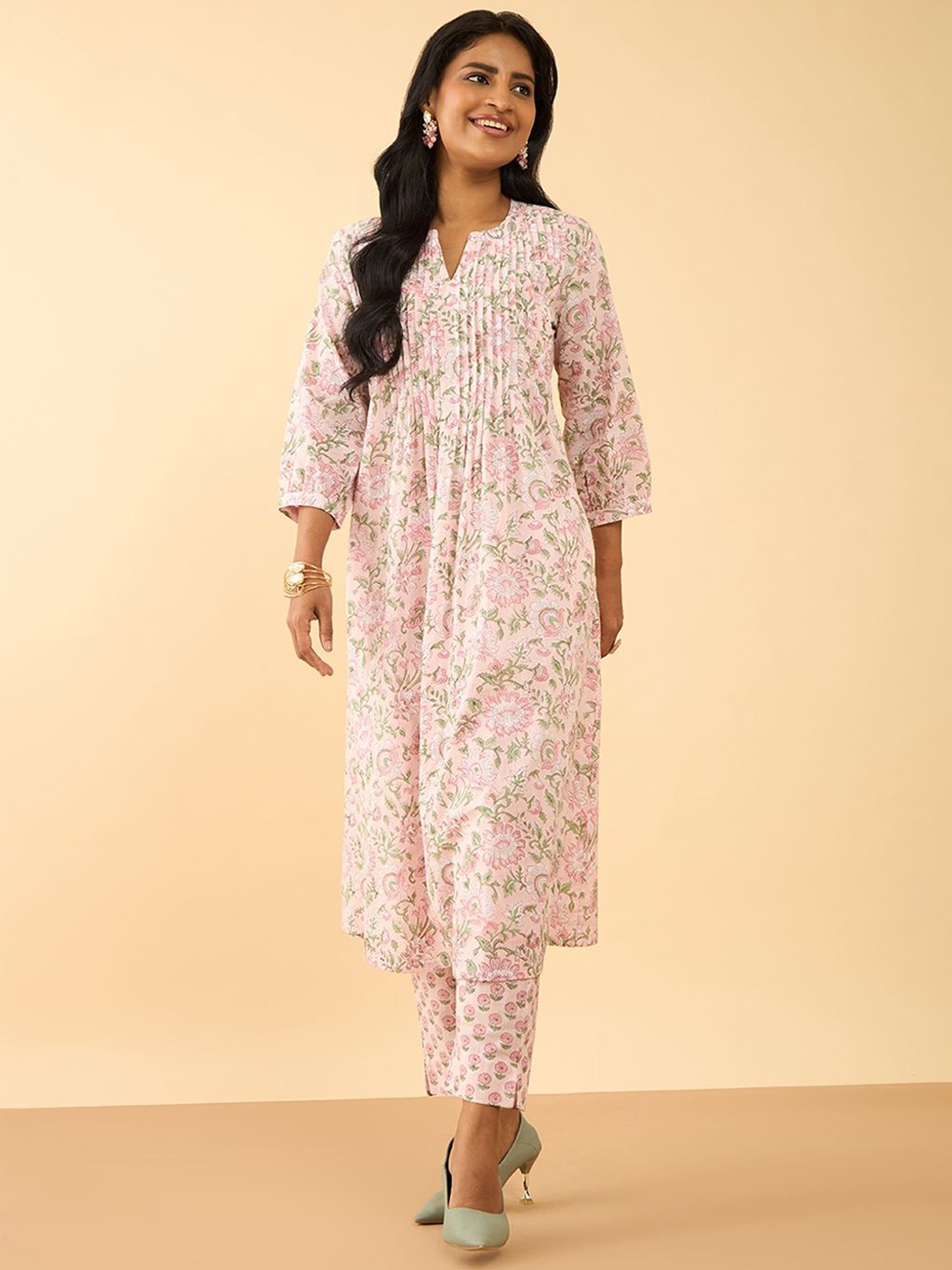 

Taneira Floral Printed Pure Cotton Straight Kurta with Trousers, Pink