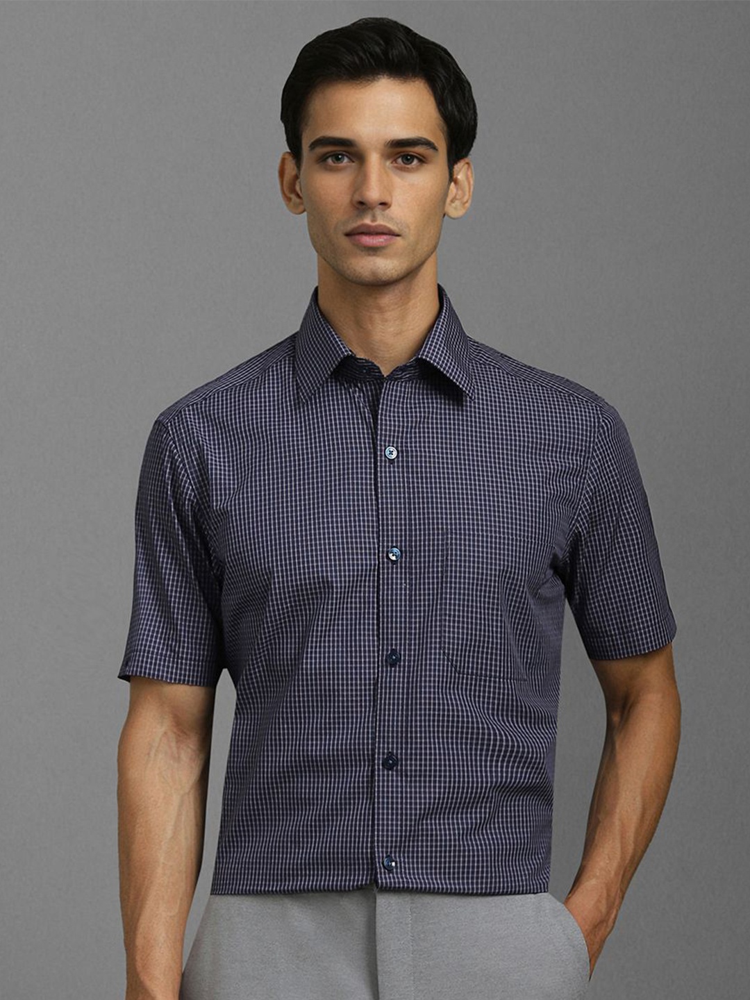 

Louis Philippe Men Classic Spread Collar Micro Checked Cotton Formal Shirt, Navy blue