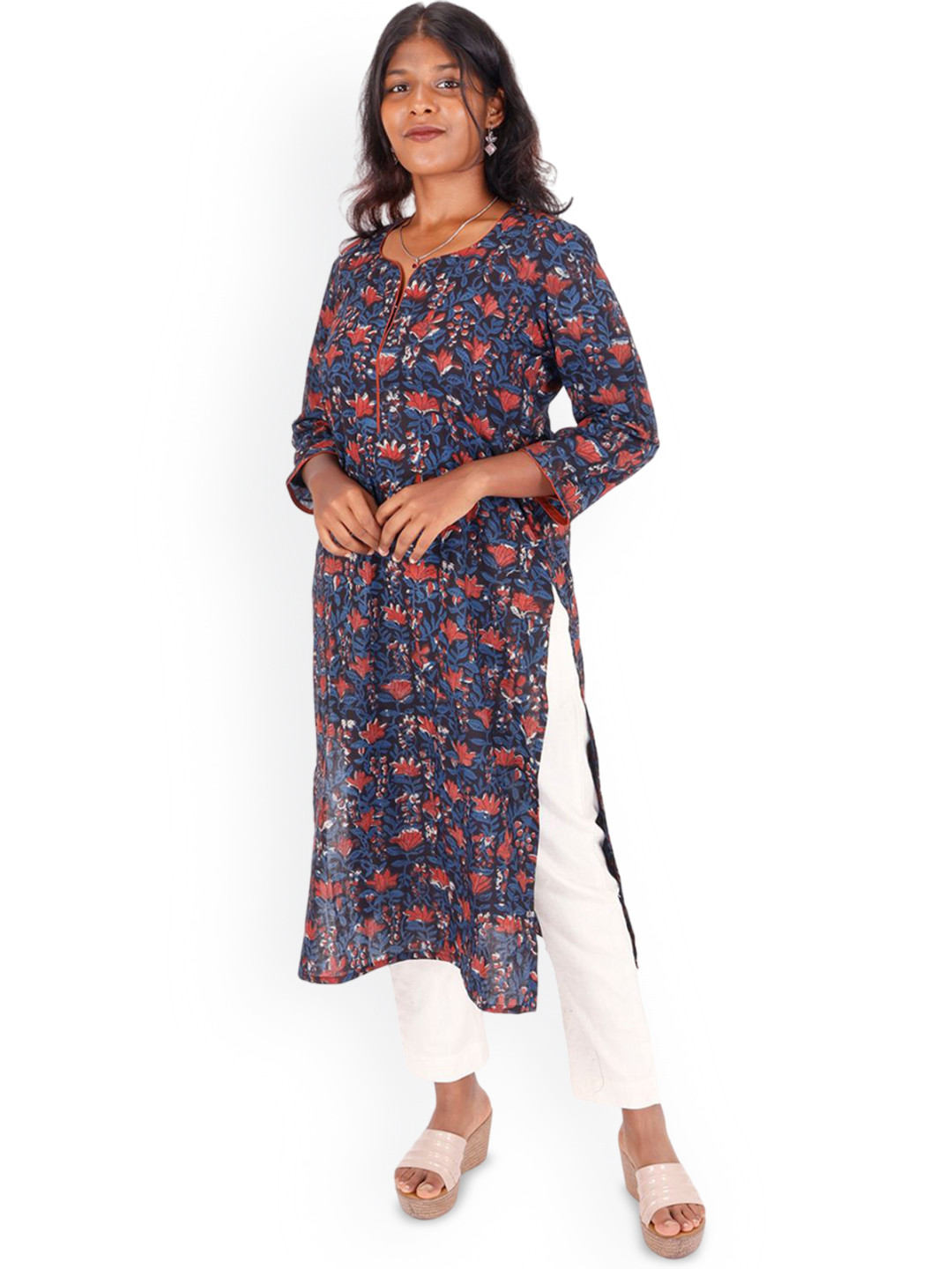 

Avishya Floral Printed Notch Neck Pure Cotton Straight Kurta, Blue