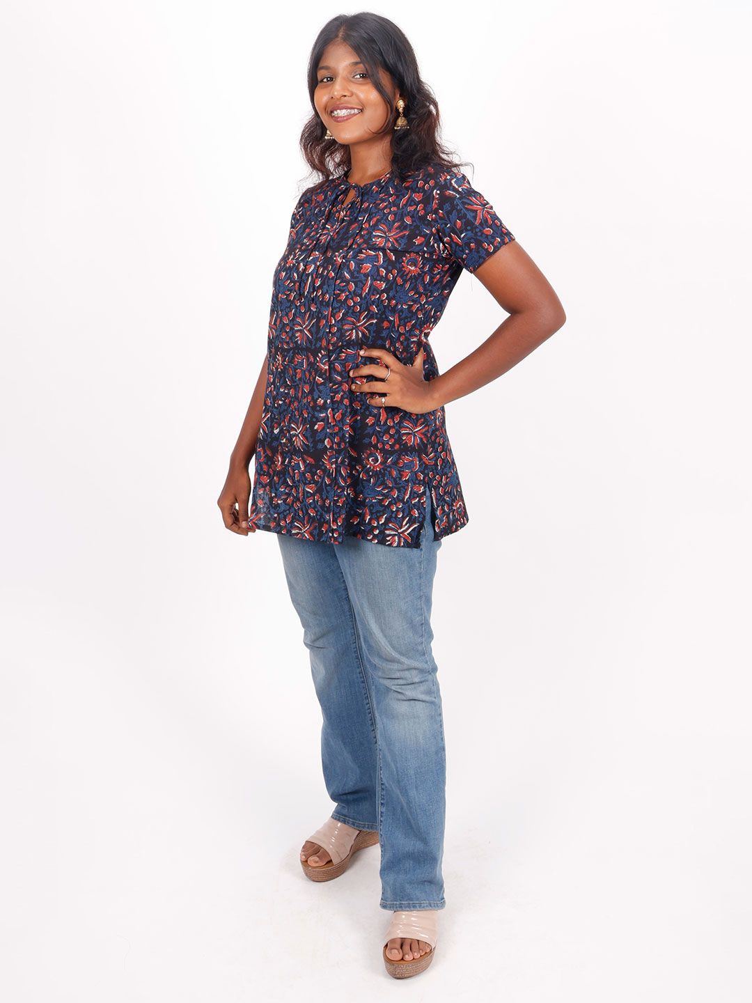 

Avishya Floral Printed Pure Cotton Handloom Kurti, Black