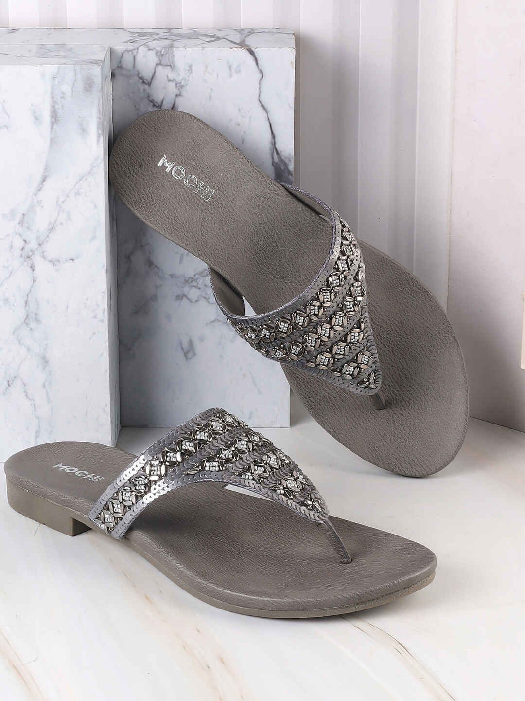 

Mochi Women Ethnic T-Strap Flats, Grey