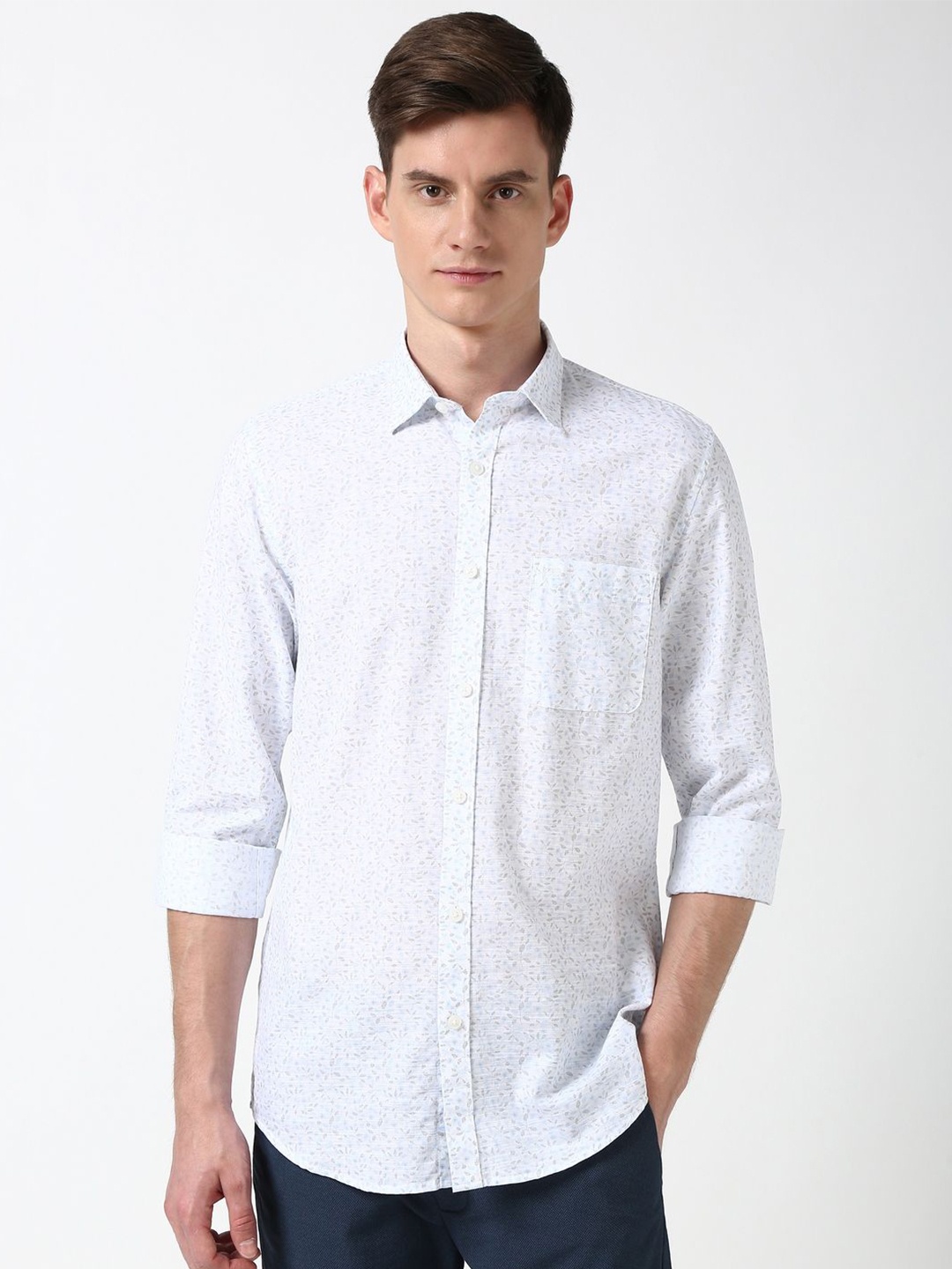 

Peter England Casuals Men Spread Collar Floral Printed Cotton Casual Shirt, White