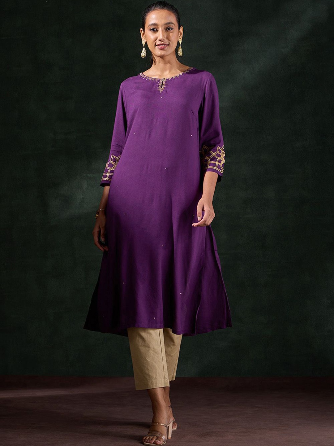 

Taneira Embroidered Thread Work Keyhole Neck A line Kurta, Violet