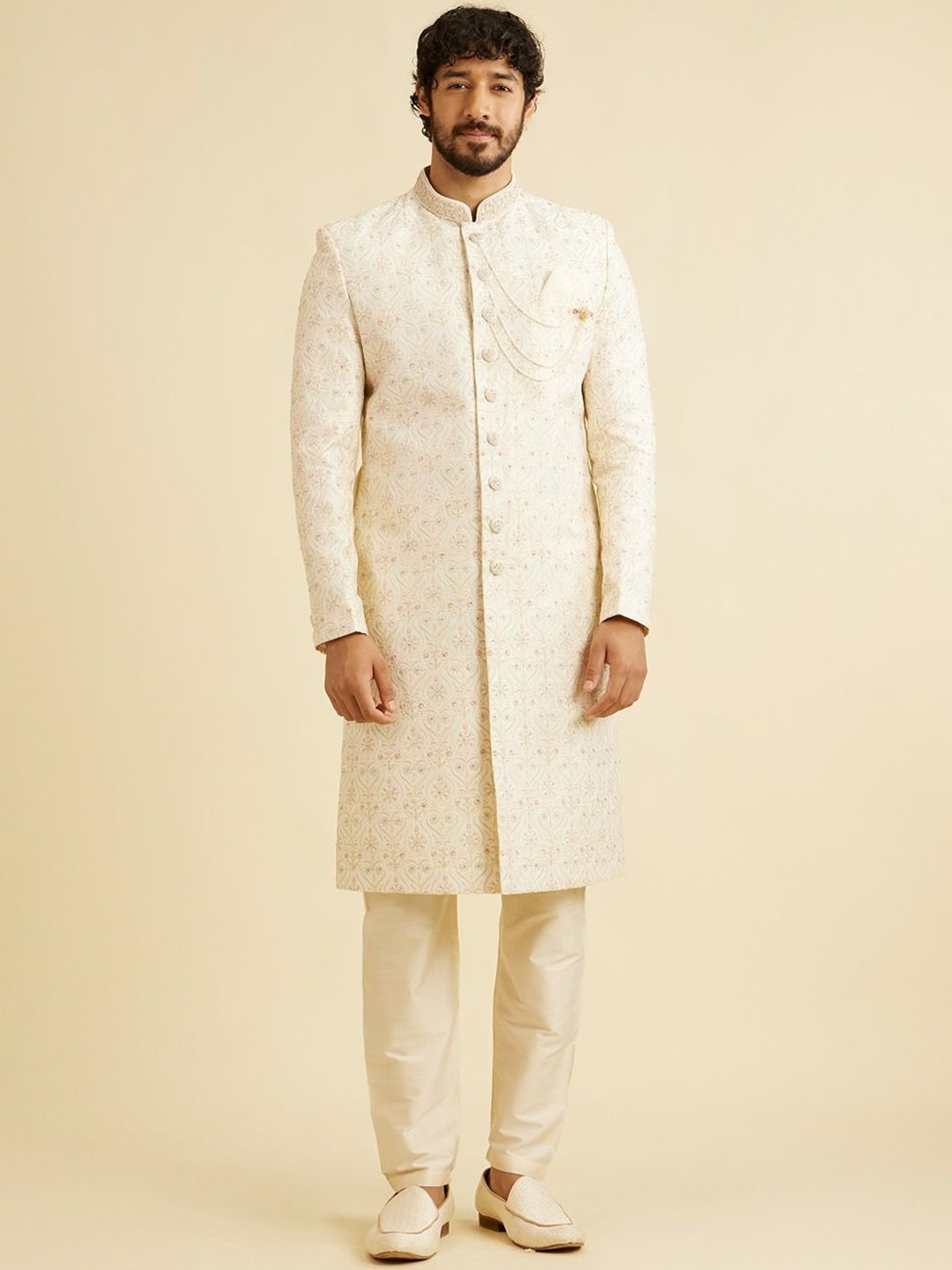 

Manyavar Men Embroidered Long Sleeves Sherwani Set, Cream