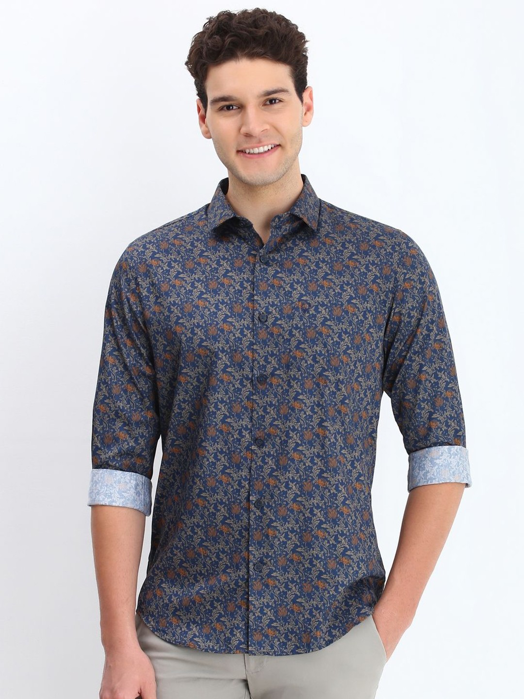 

Allen Solly Men Spread Collar Floral Printed Cotton Casual Shirt, Navy blue