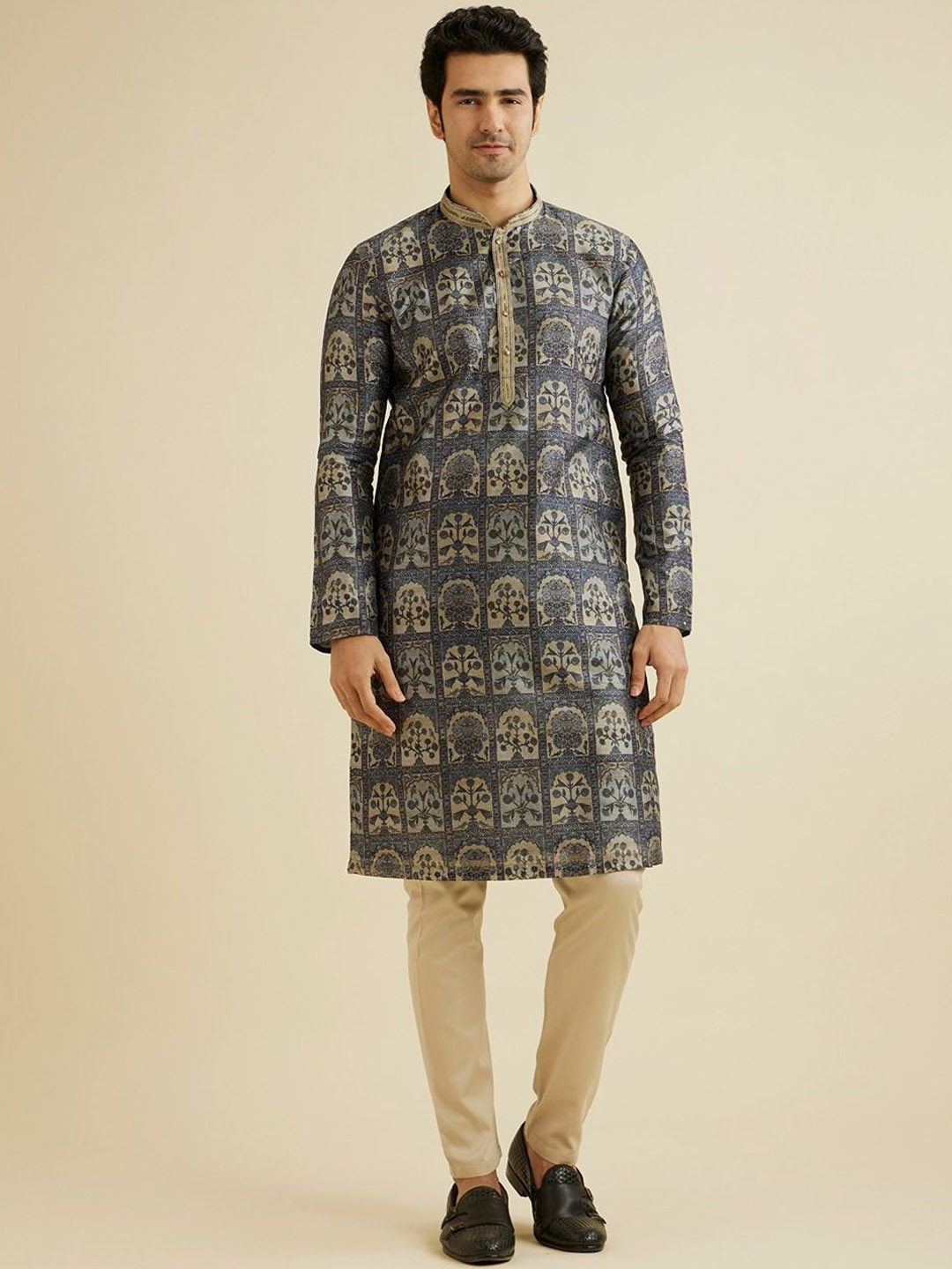 

Manyavar Ethnic Motifs Printed Straight Kurta with Pyjamas, Blue