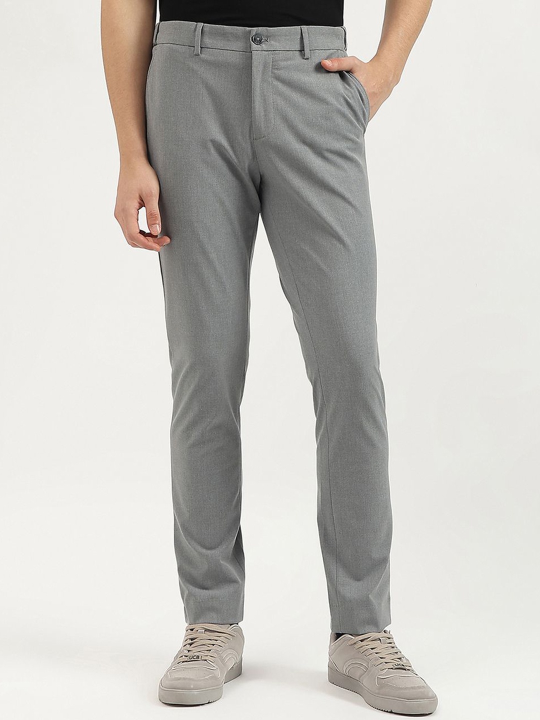 

United Colors of Benetton Men Slim Fit Regular Trousers, Grey