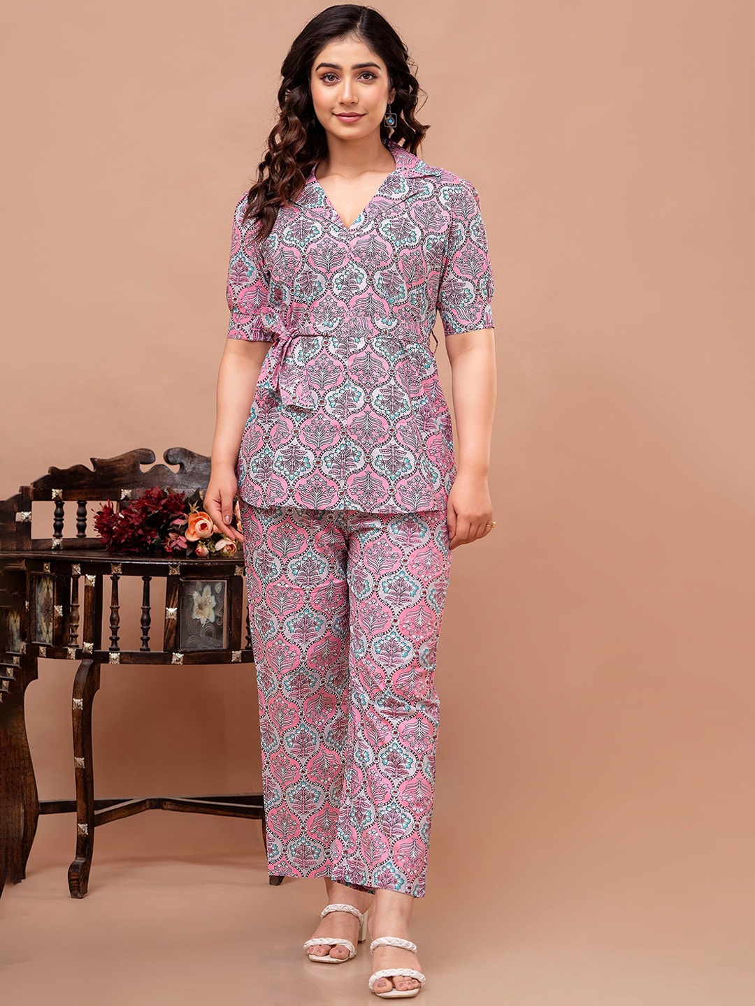 

MURLI KURTI Floral Printed Short Sleeves Pure Cotton Shirt With Trouser, Pink
