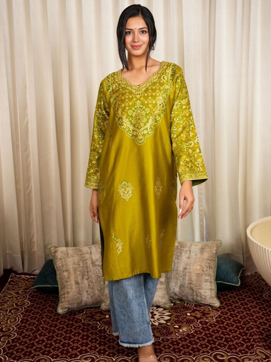 

HOUSE OF KIRNA'S WITH LOGO OF HOK Embroidered Straight Kurta, Olive