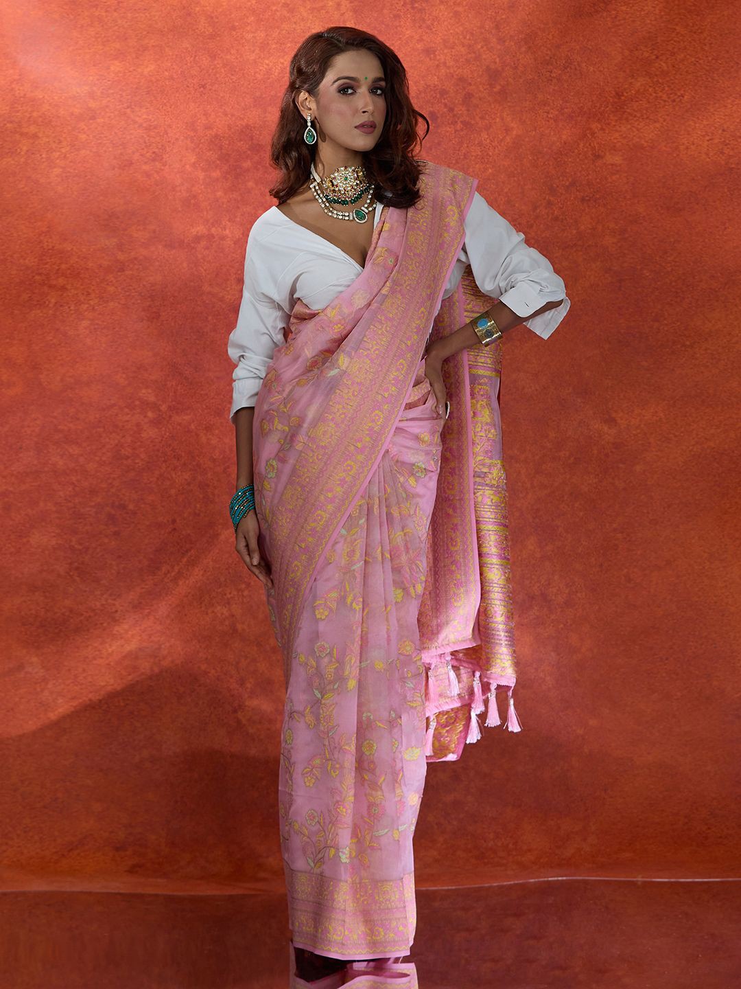 

Nazaakat by Samara Singh Woven Design Zari Organza Saree, Pink