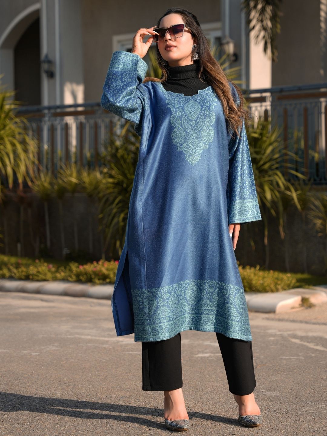

HOUSE OF KIRNA'S WITH LOGO OF HOK Floral Embroidered Pakistani Style Kurta, Blue