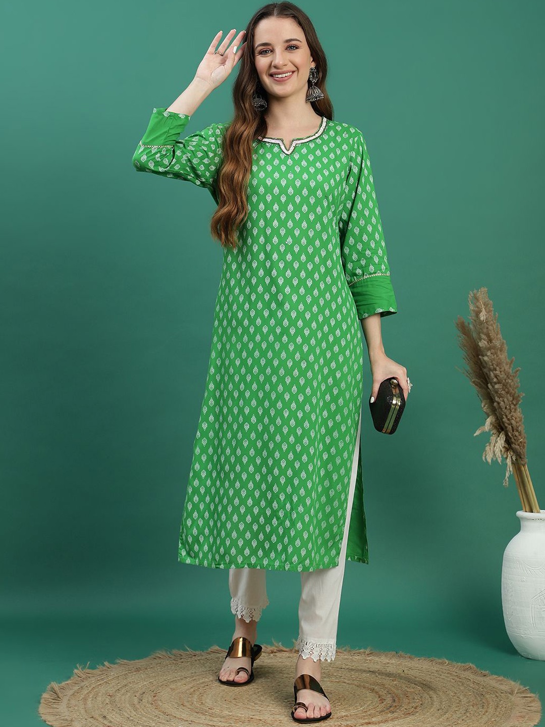 

Sangria Ethnic Motifs Printed Embroidered Sequinned Straight Kurta, Green