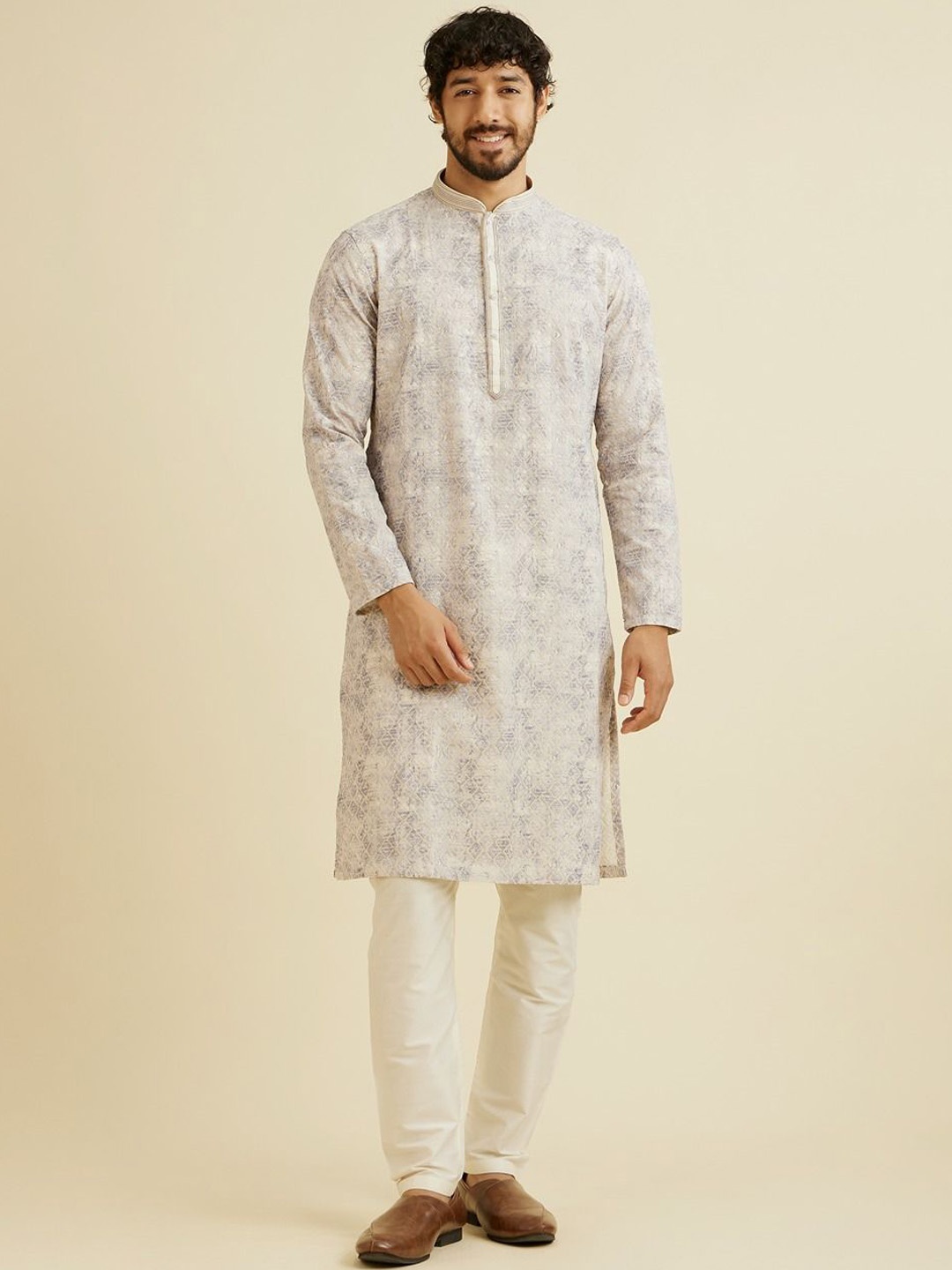 

Manyavar Geometric Embroidered Chikankari Mandarin Collar Straight Kurta With Trousers, Grey