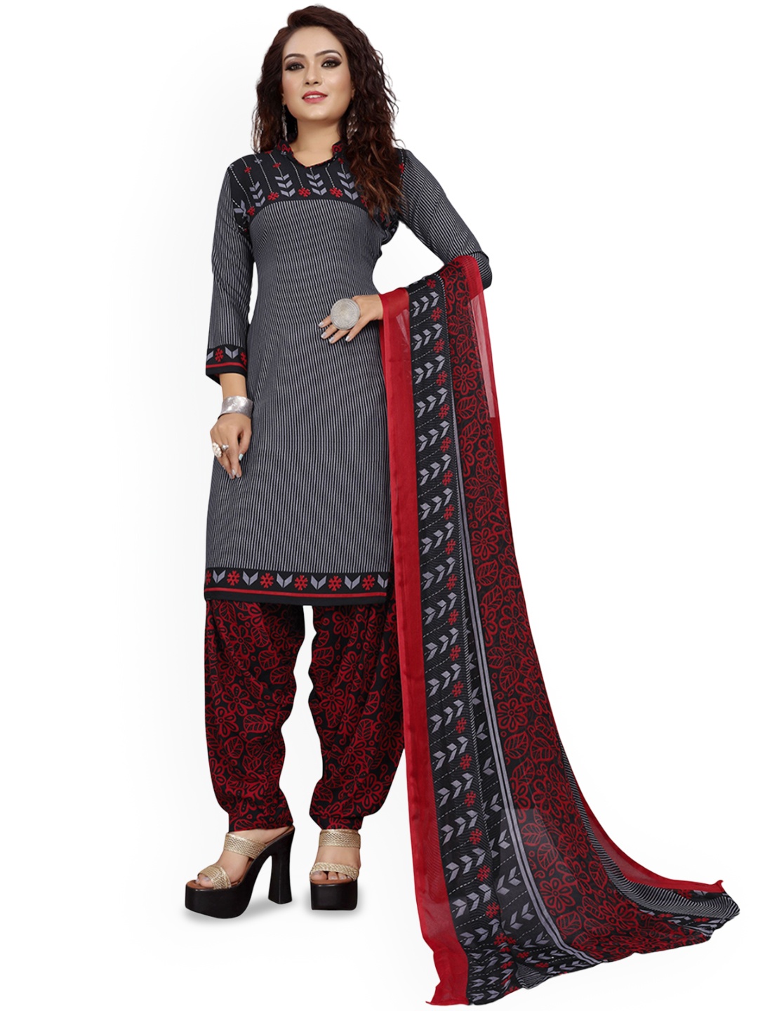 

Maroosh Floral Printed Unstitched Dress Material, Black