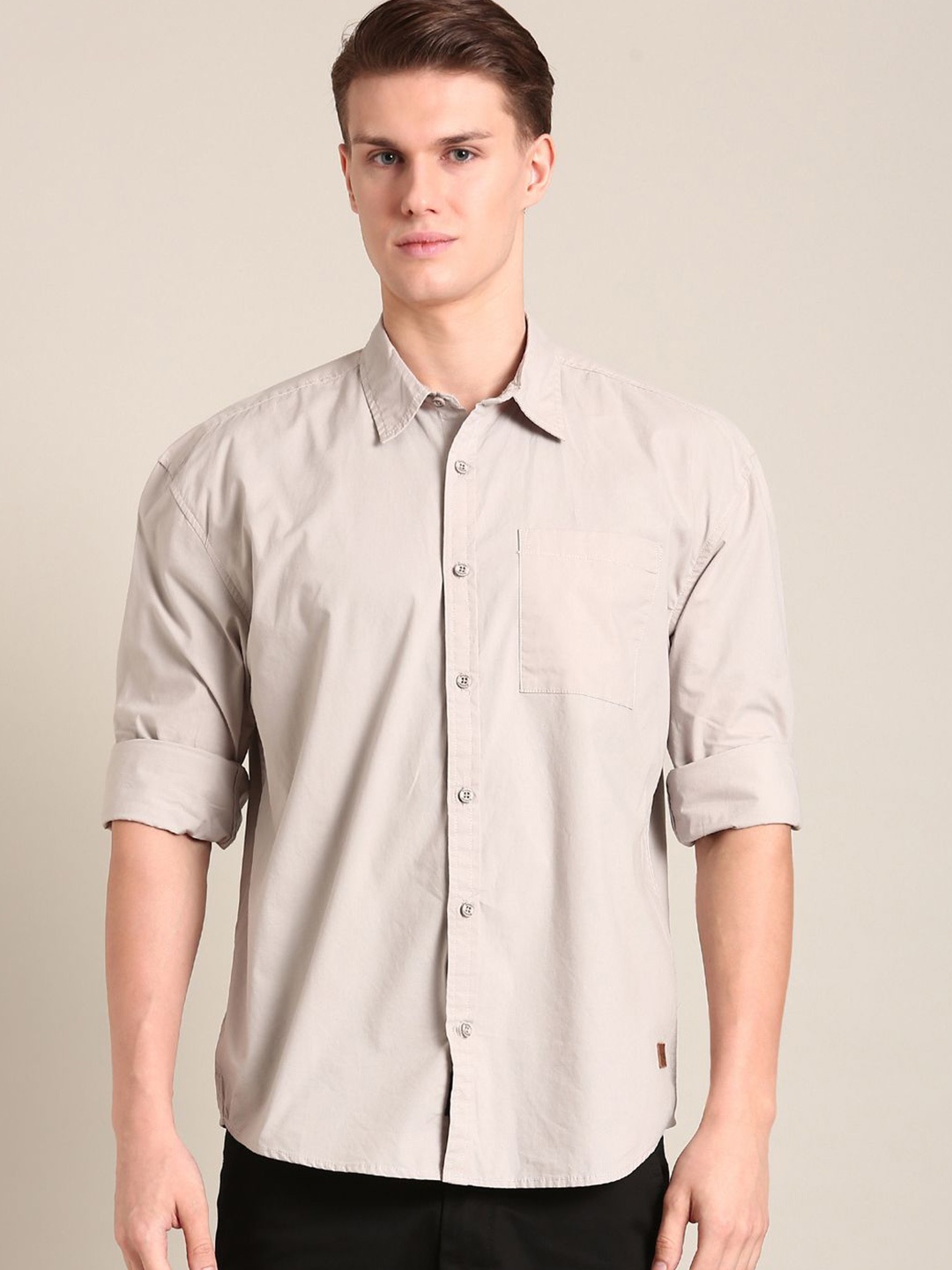 

The Roadster Lifestyle Co. Men Relaxed Solid Cotton Relaxed Fit Casual Shirt, Grey